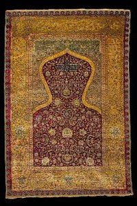 تاریخچه سجاده فرش و فرش نماز در ایران و جهان - سجاده فرش دستباف قدیمی طرح محرابی